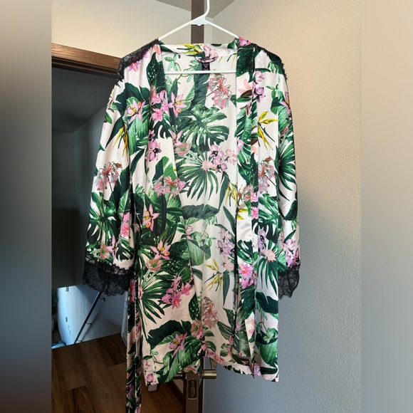 Victoria’s Secret Robe Kimono Sleepwear Lingerie XS/S Tropical Luxe - Picture 2 of 7